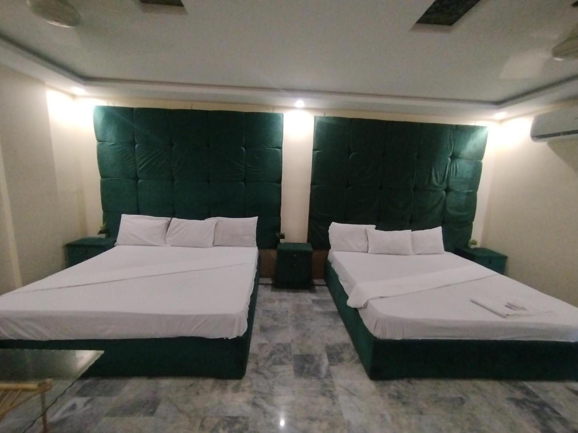 Hotel Crown Plaza, Near Karachi Airport, Darul Sehat Hospital, Dow, Agha Khan And Liaqat Hospital المظهر الخارجي الصورة