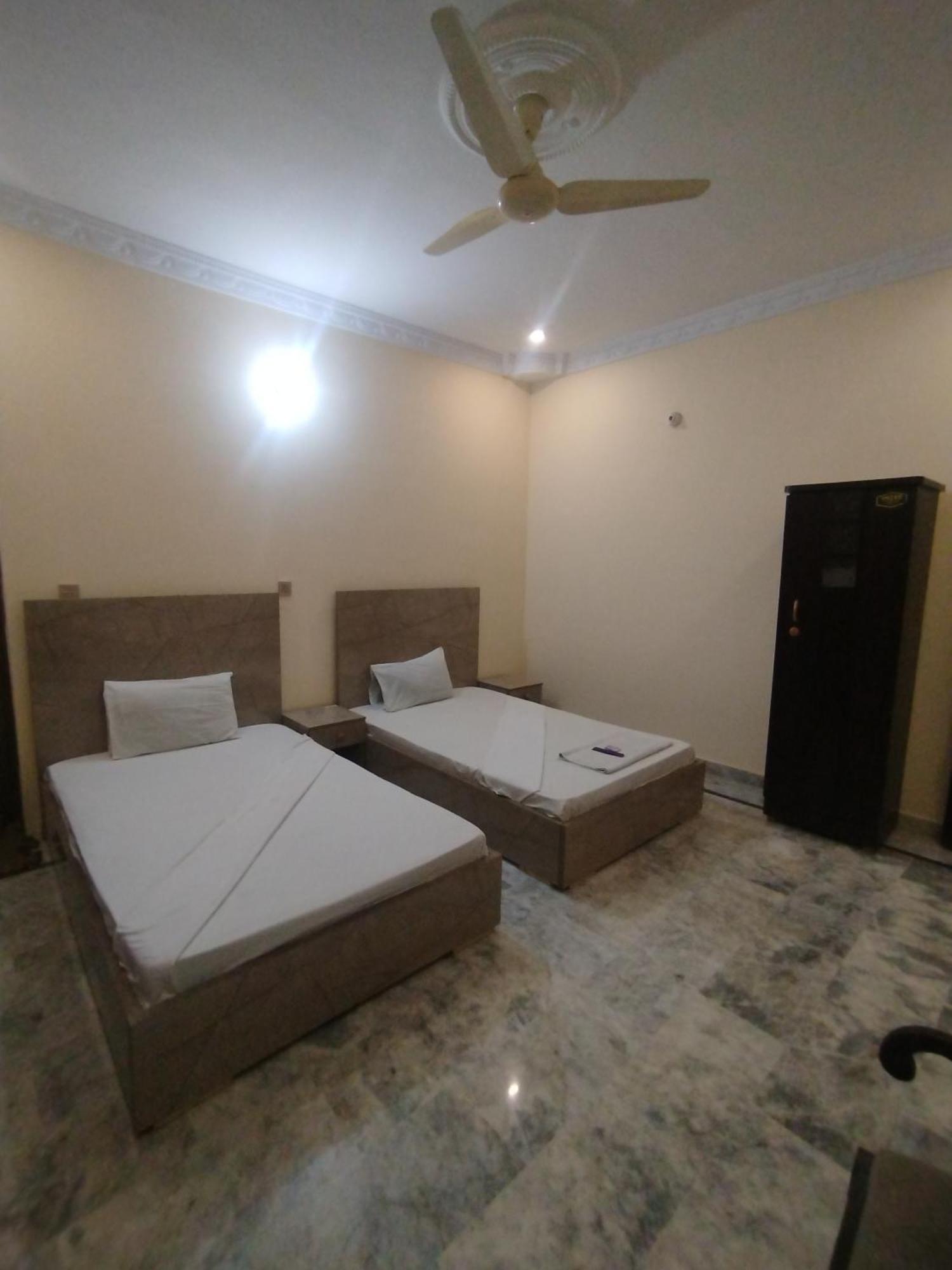 Hotel Crown Plaza, Near Karachi Airport, Darul Sehat Hospital, Dow, Agha Khan And Liaqat Hospital المظهر الخارجي الصورة