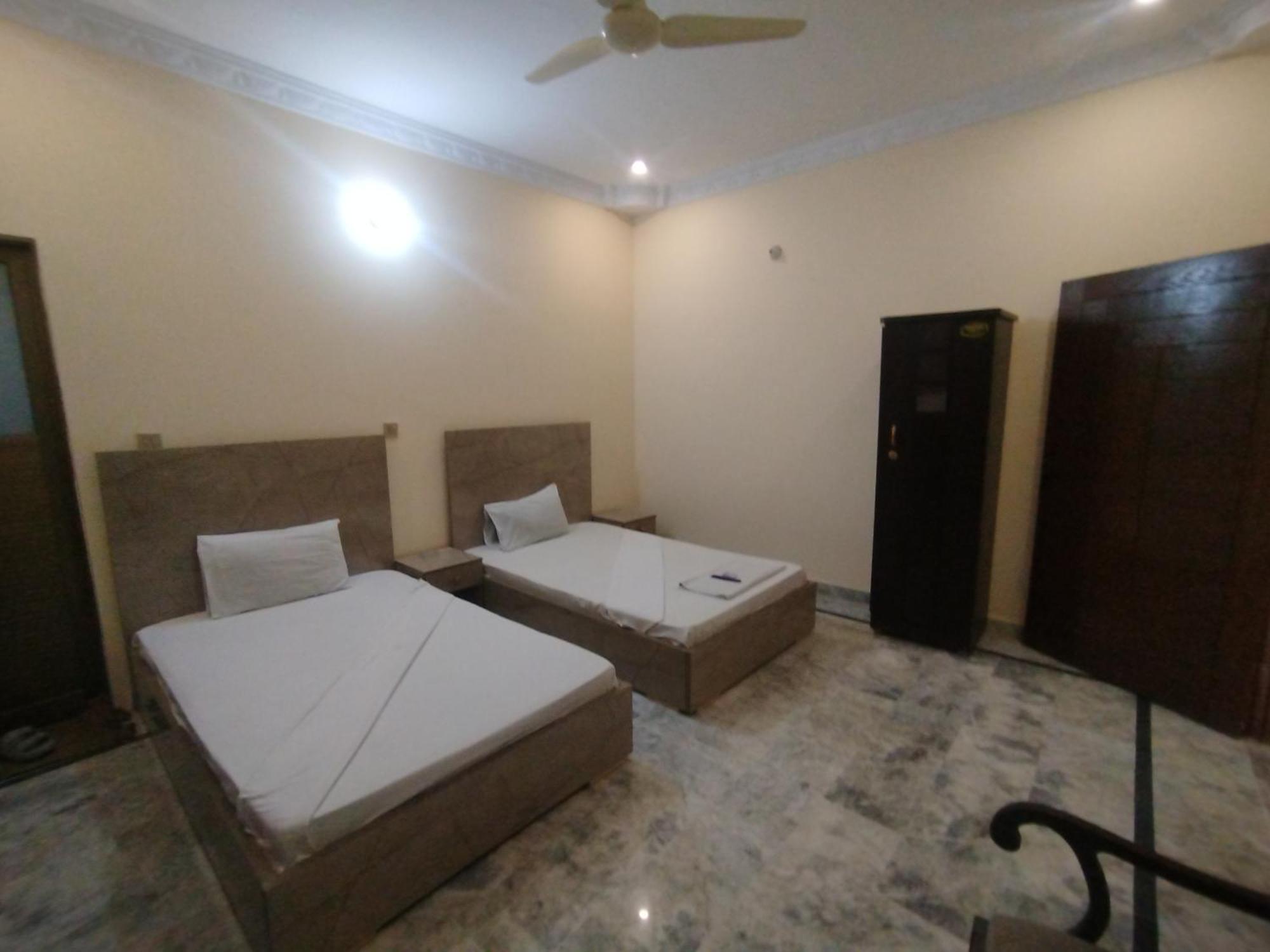 Hotel Crown Plaza, Near Karachi Airport, Darul Sehat Hospital, Dow, Agha Khan And Liaqat Hospital المظهر الخارجي الصورة