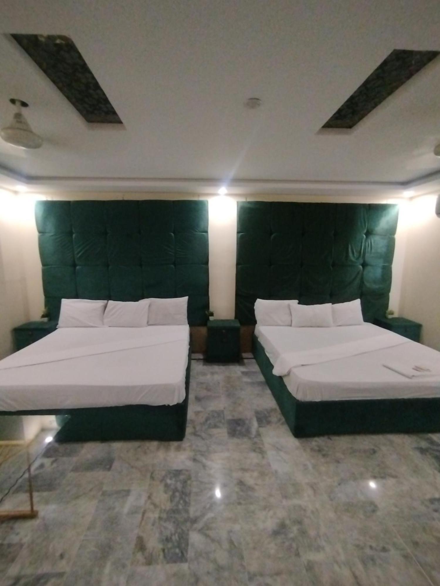 Hotel Crown Plaza, Near Karachi Airport, Darul Sehat Hospital, Dow, Agha Khan And Liaqat Hospital المظهر الخارجي الصورة